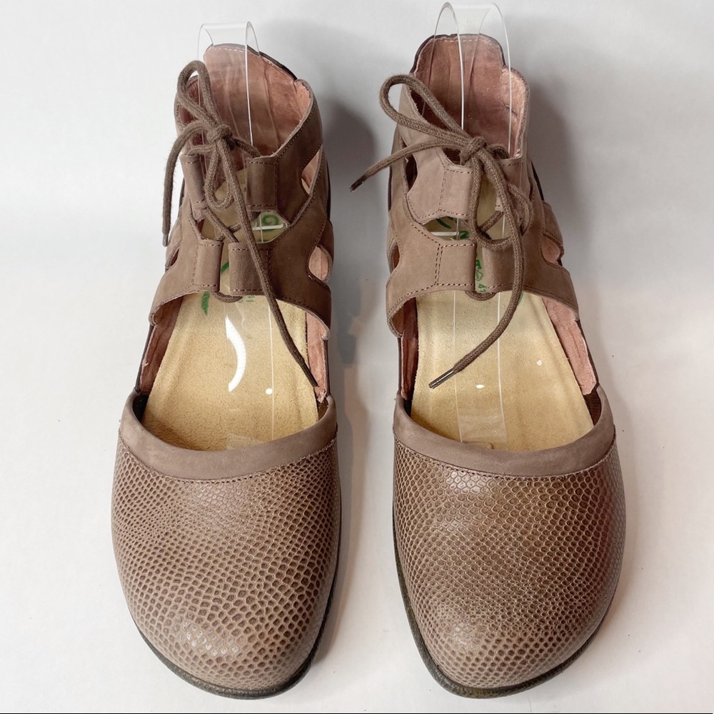 Brown Women's Shoes - Picture 11 of 11